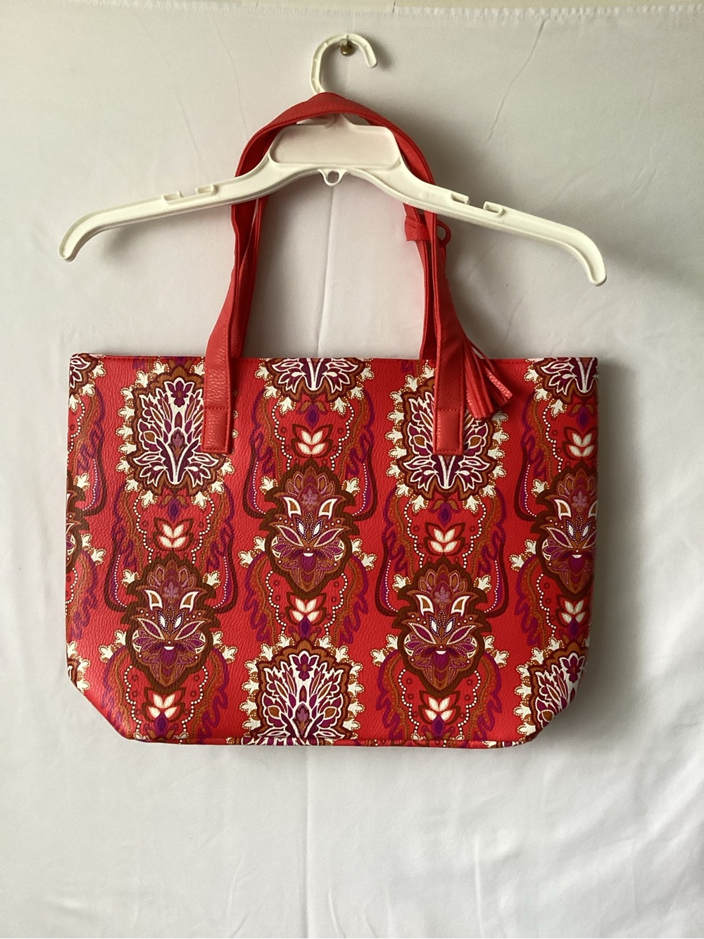 Red and white paisley Patterned Tote Bag - Stylish Everyday Carry